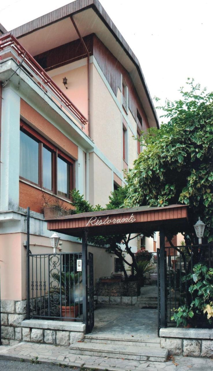 Albergo La Perla Civitella Roveto Экстерьер фото